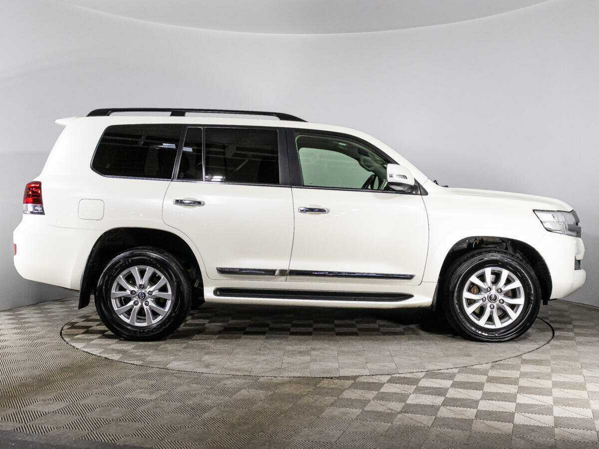 Купить Toyota Land Cruiser с пробегом. Фото: #3