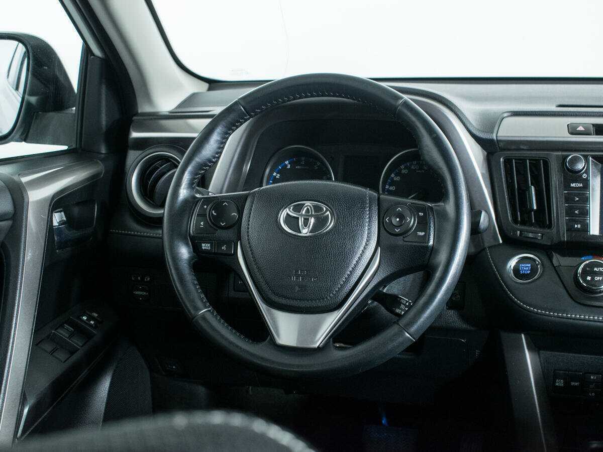 Купить Toyota RAV4 с пробегом. Фото: #14