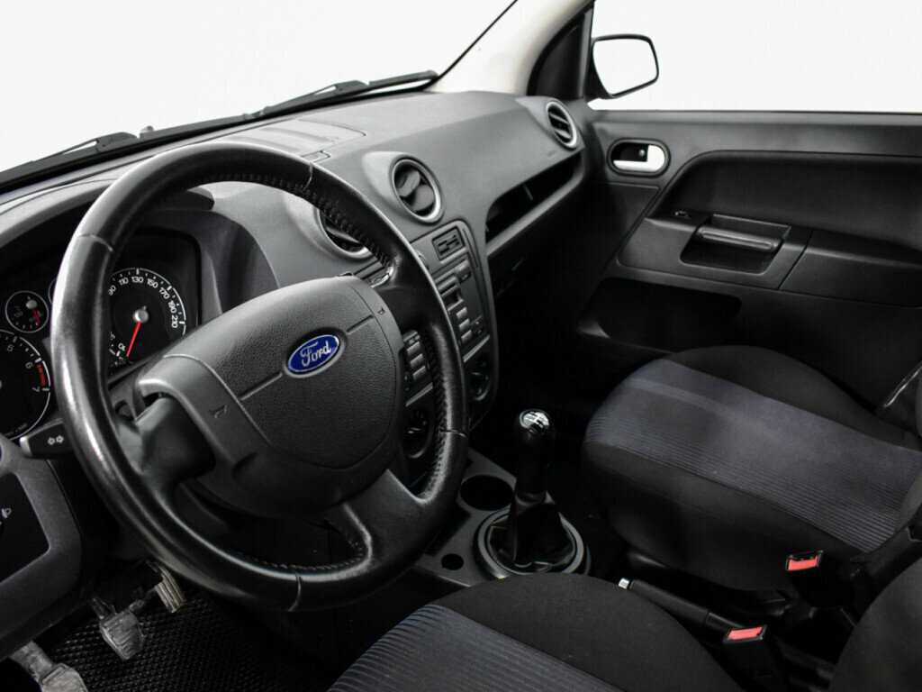 Купить Ford Fusion с пробегом. Фото: #8