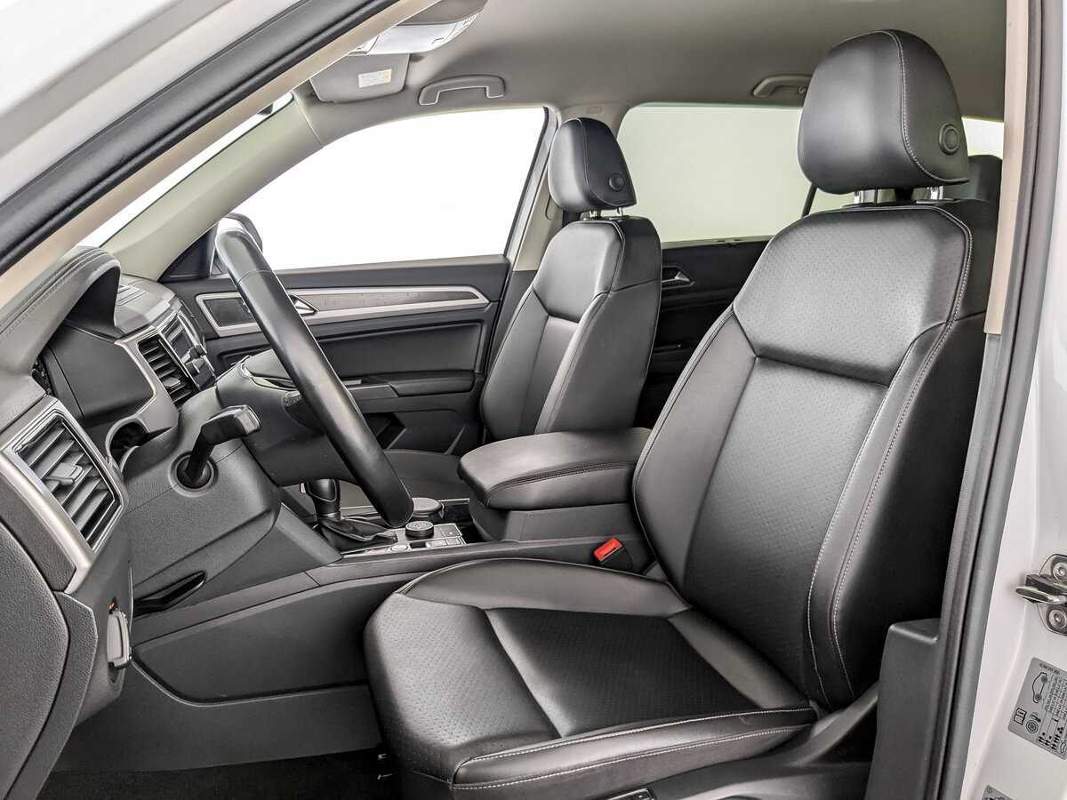Купить Volkswagen Teramont с пробегом. Фото: #17