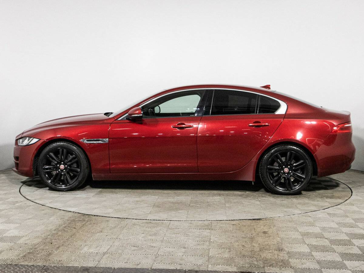 Купить Jaguar XE с пробегом. Фото: #7
