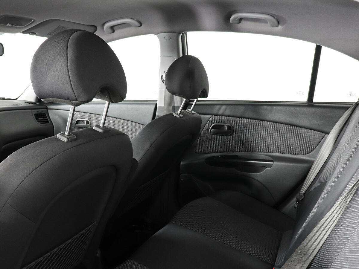 Купить Kia Rio с пробегом. Фото: #7