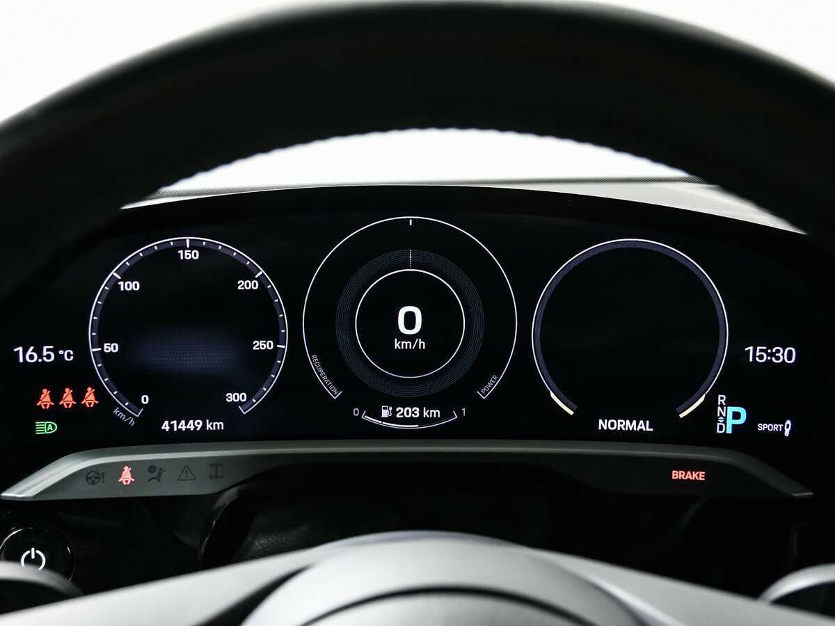 Купить Porsche Taycan с пробегом. Фото: #9