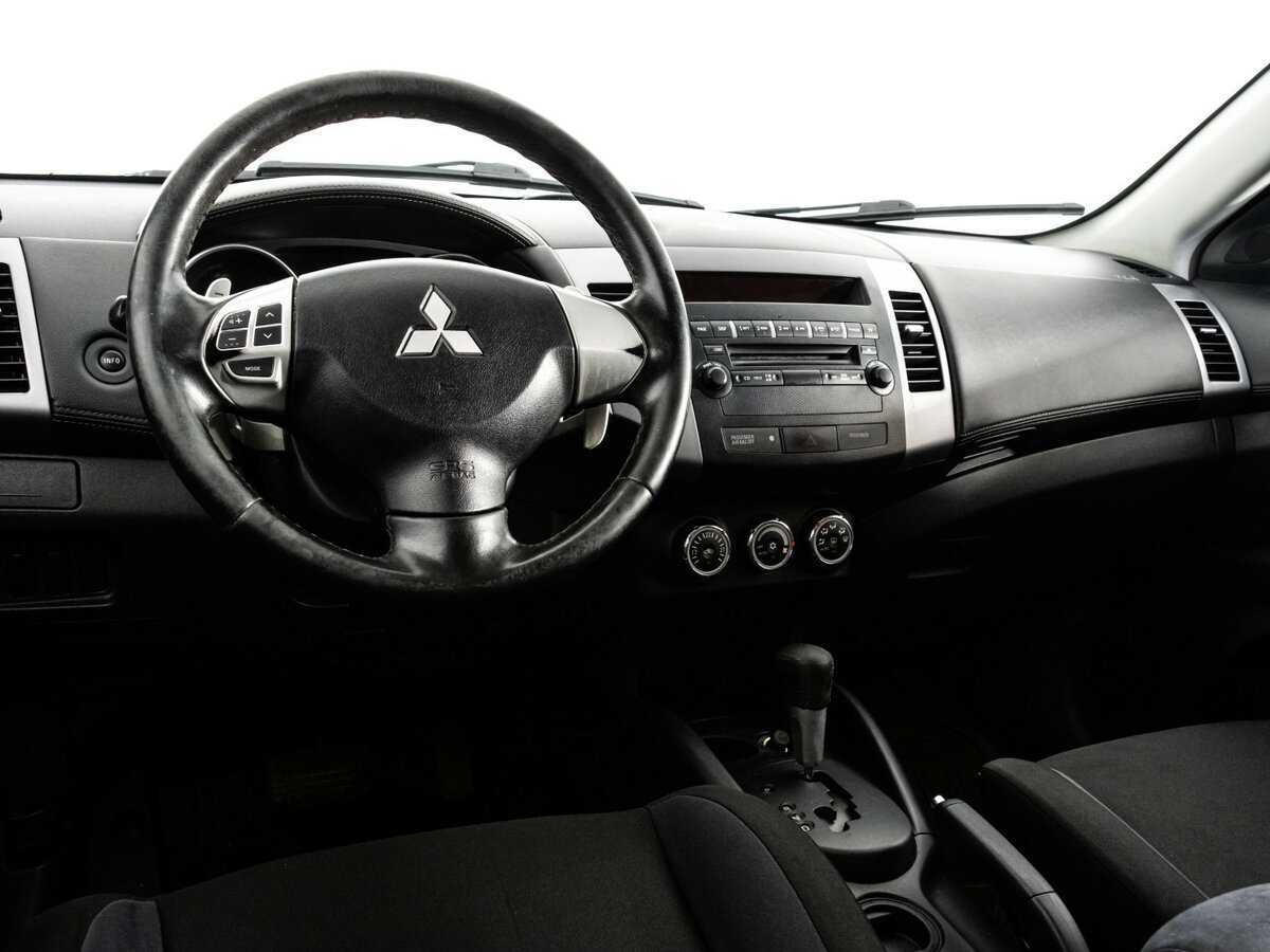 Купить Mitsubishi Outlander с пробегом. Фото: #8