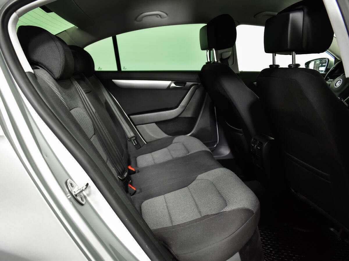 Купить Volkswagen Passat с пробегом. Фото: #9