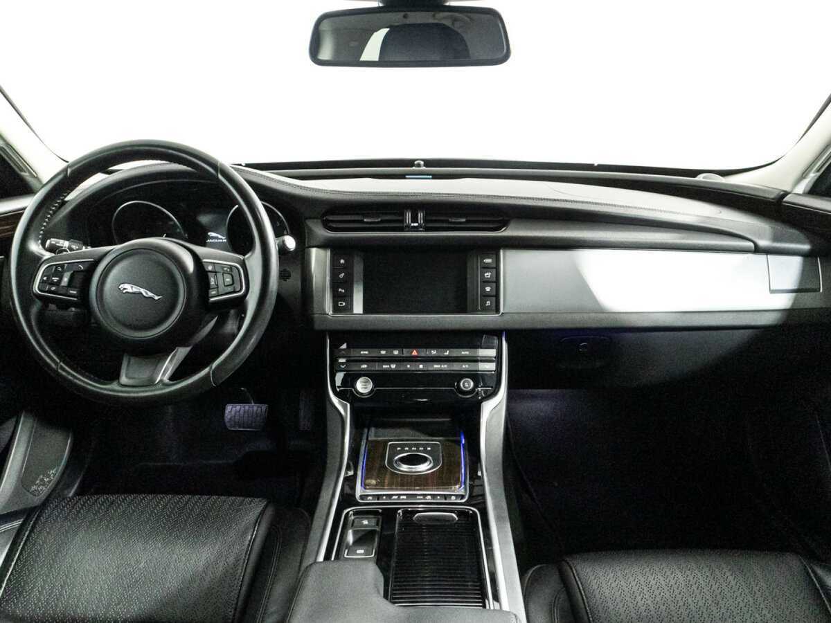 Купить Jaguar XF с пробегом. Фото: #12