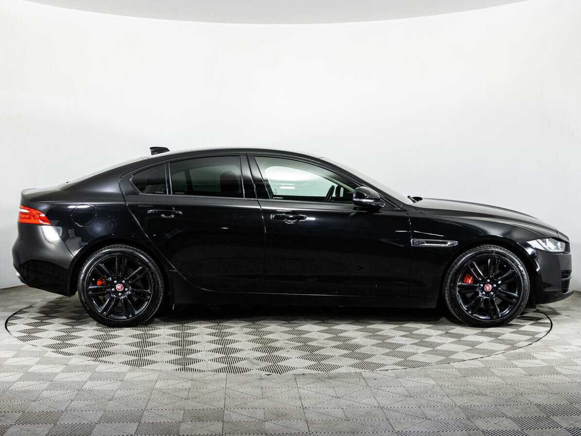 Купить Jaguar XE с пробегом. Фото: #3