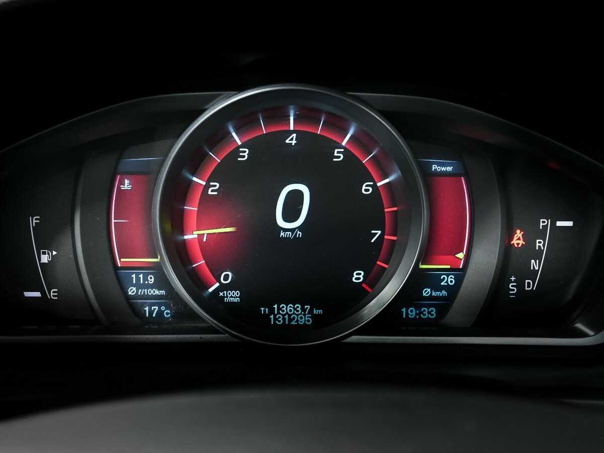 Купить Volvo V40 с пробегом. Фото: #9