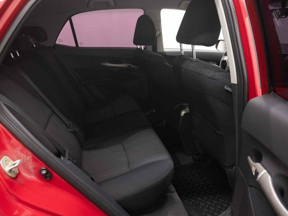 Купить Toyota Auris с пробегом. Фото: #9