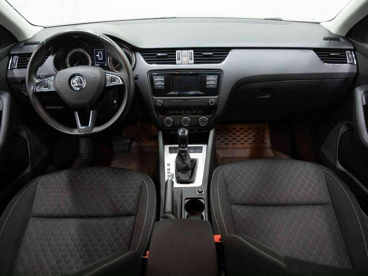 Купить Skoda Octavia с пробегом. Фото: #15