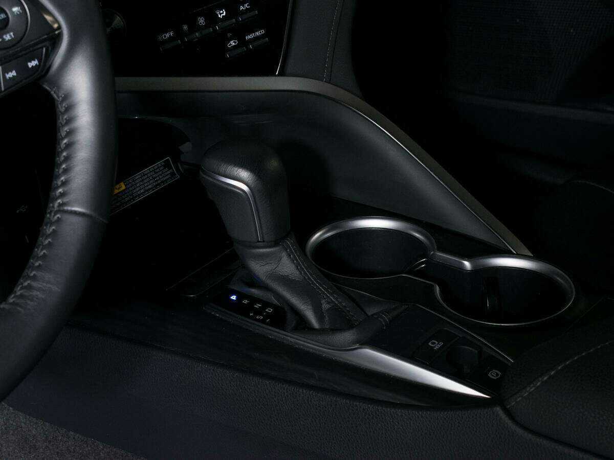 Купить Toyota Camry с пробегом. Фото: #16