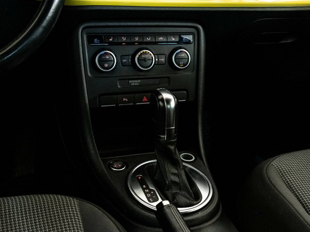 Купить Volkswagen Beetle с пробегом. Фото: #14