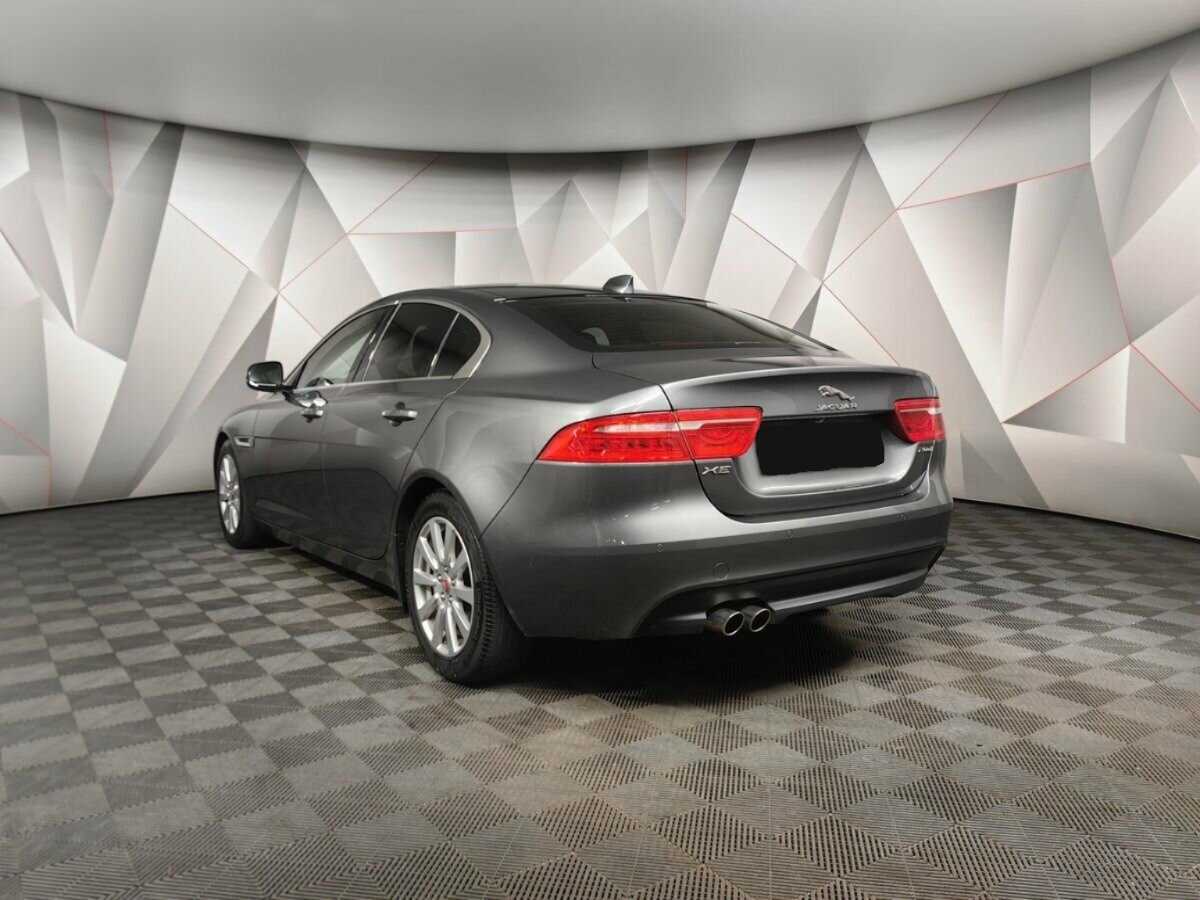 Купить Jaguar XE с пробегом. Фото: #3