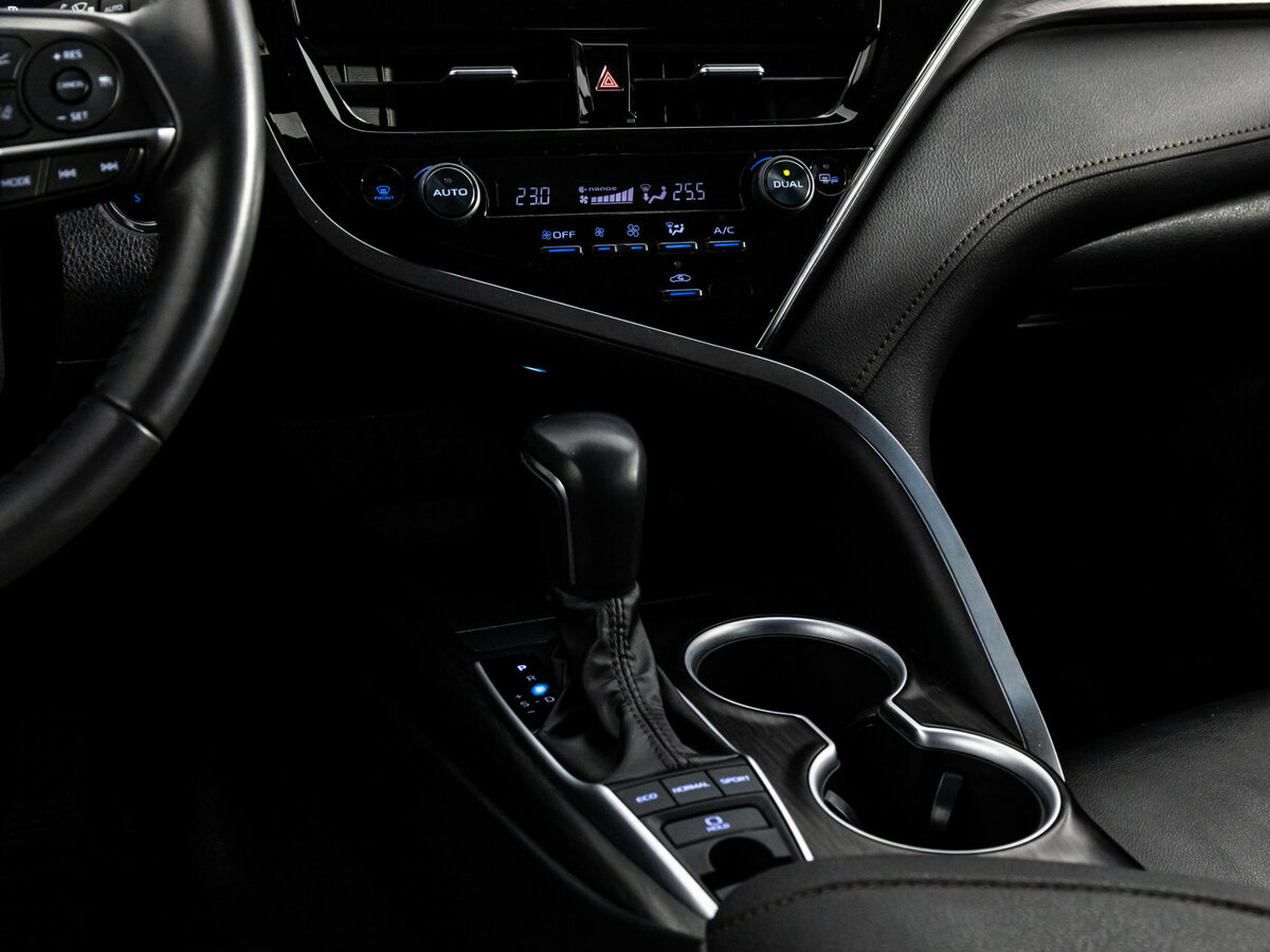 Купить Toyota Camry с пробегом. Фото: #13