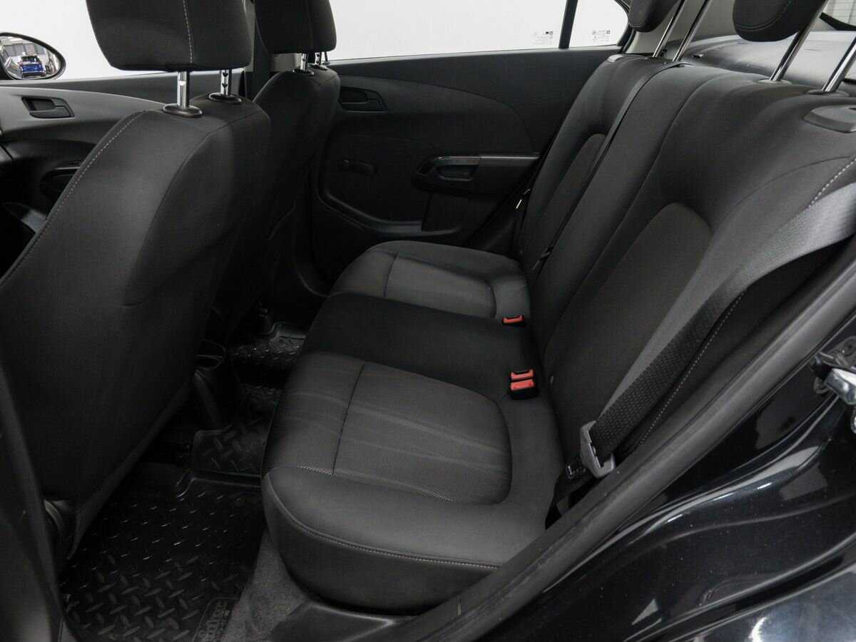Купить Chevrolet Aveo с пробегом. Фото: #8