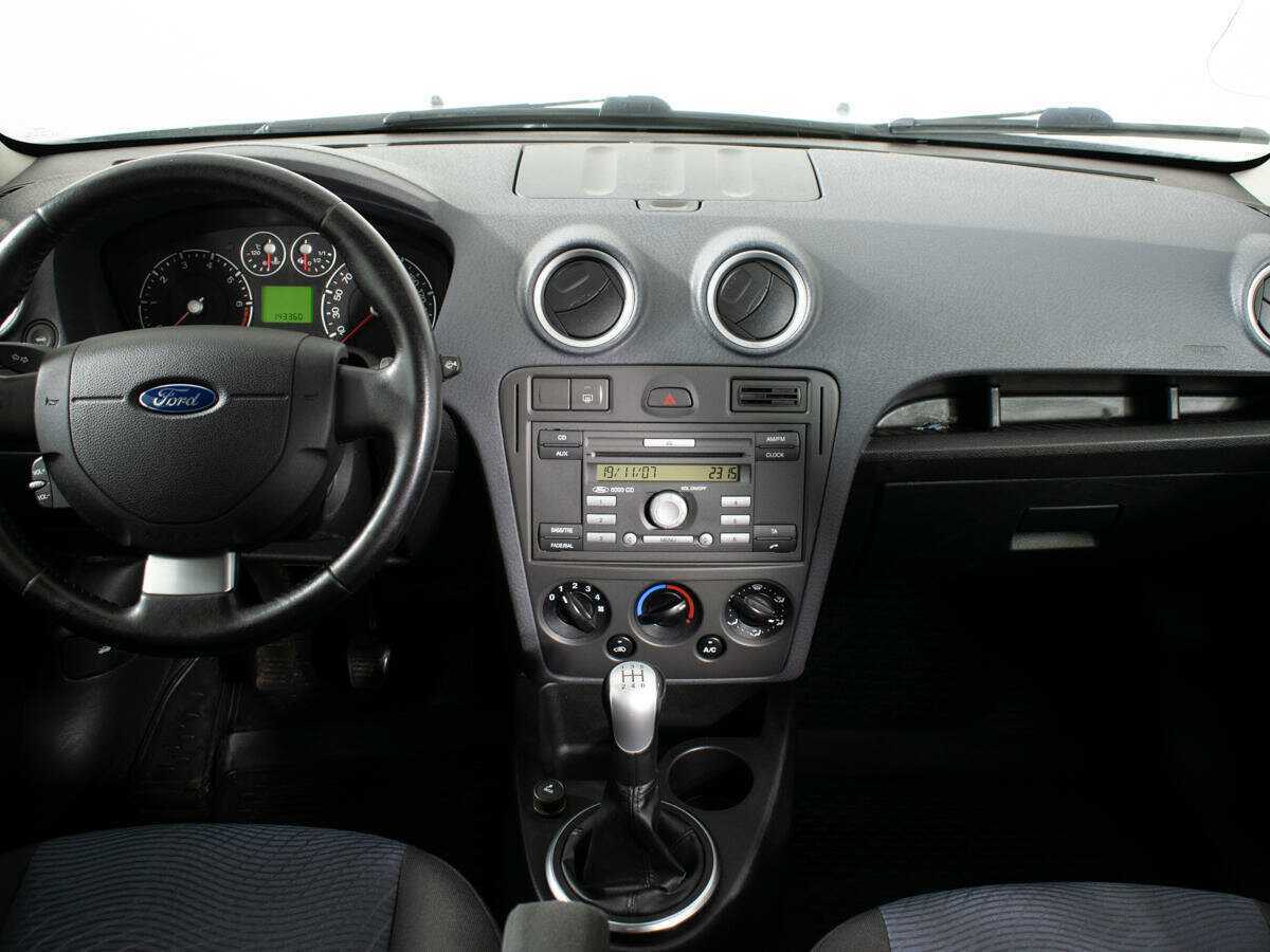 Купить Ford Fusion с пробегом. Фото: #8