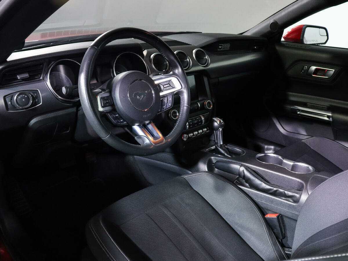 Купить Ford Mustang с пробегом. Фото: #13