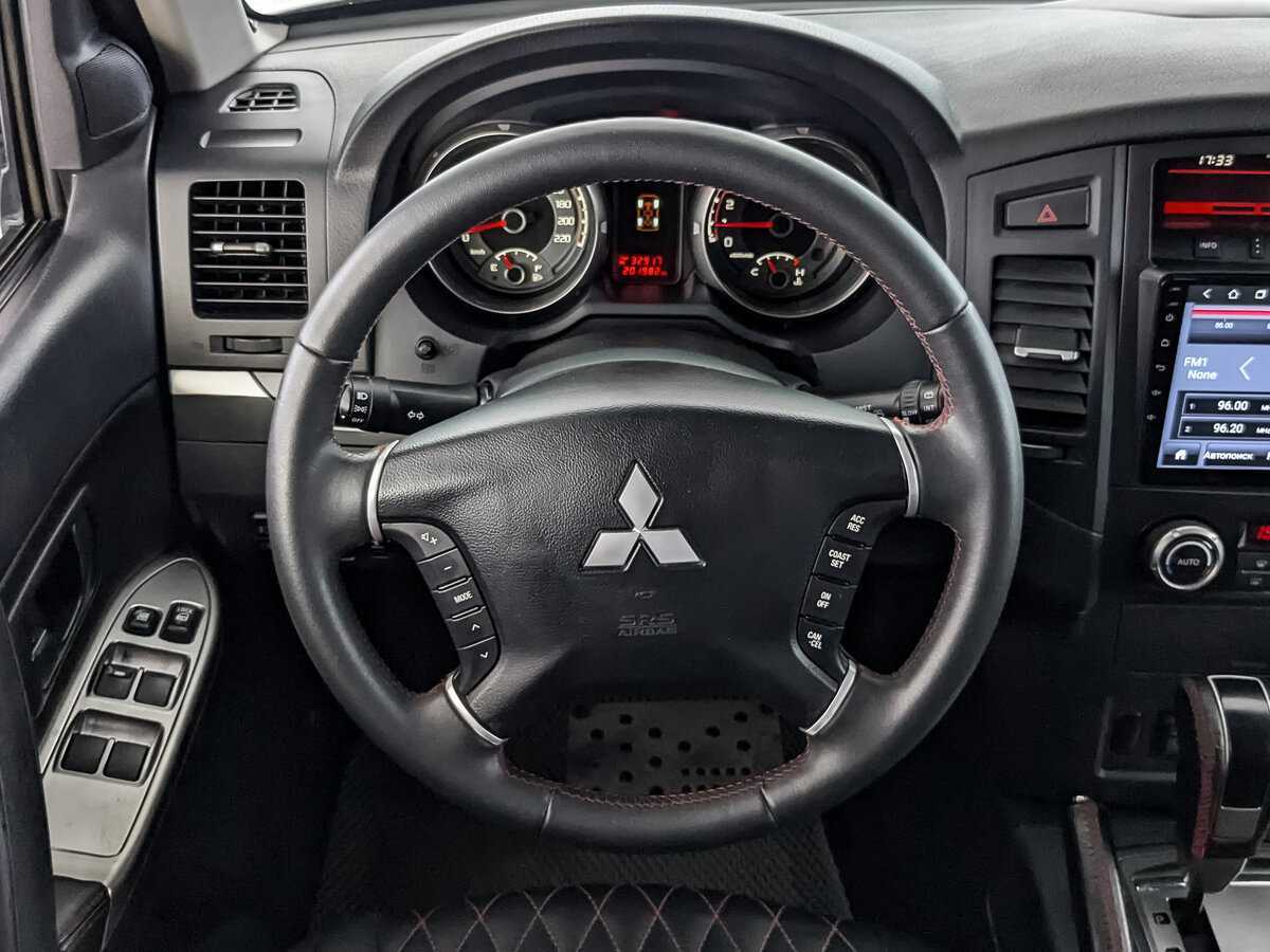 Купить Mitsubishi Pajero с пробегом. Фото: #17