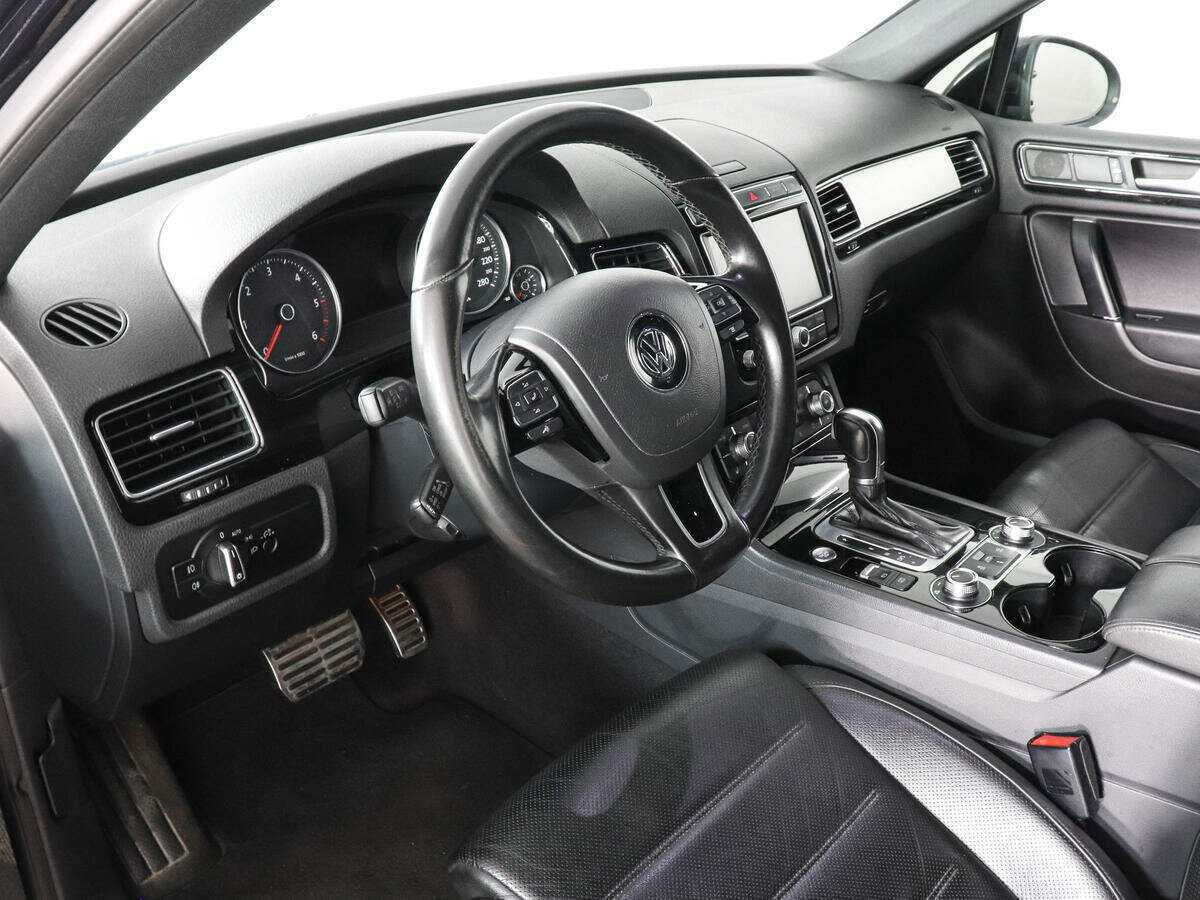 Купить Volkswagen Touareg с пробегом. Фото: #4