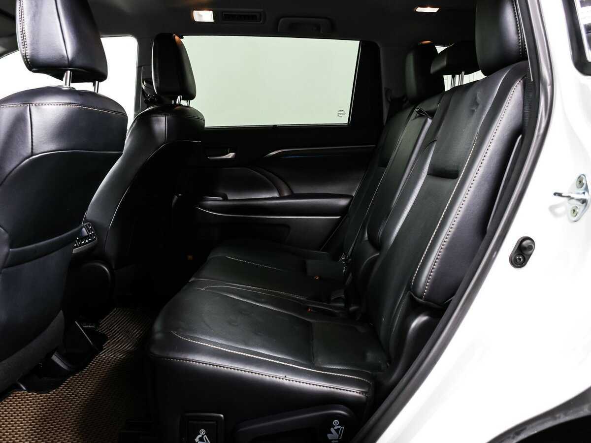 Купить Toyota Highlander с пробегом. Фото: #11