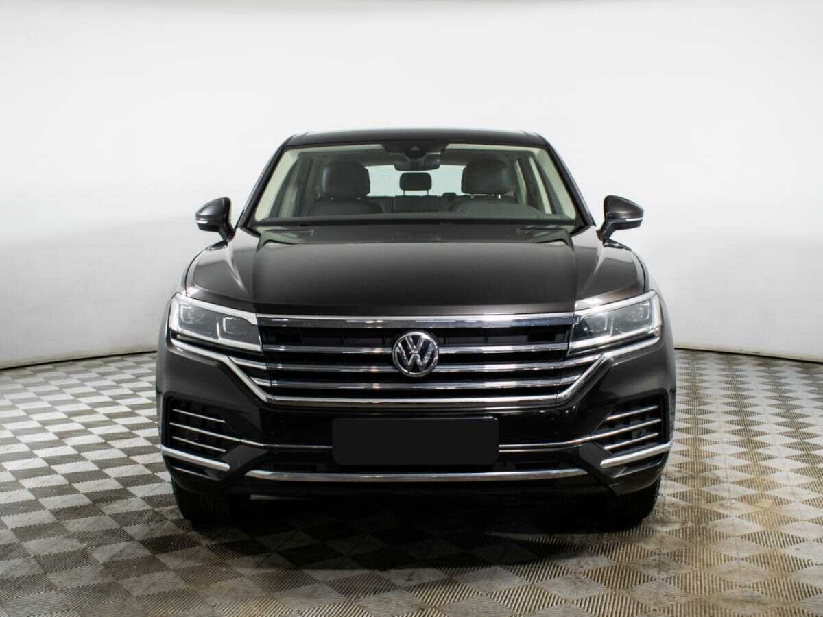 Купить Volkswagen Touareg с пробегом. Фото: #1