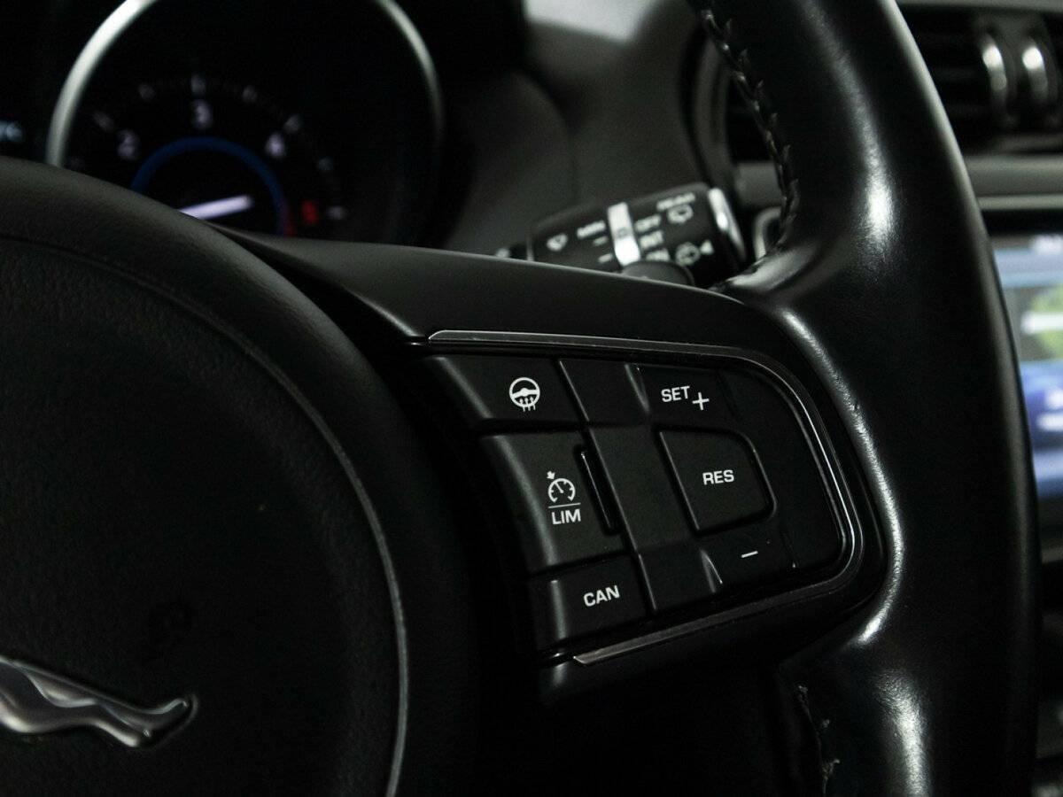 Купить Jaguar F-Pace с пробегом. Фото: #21
