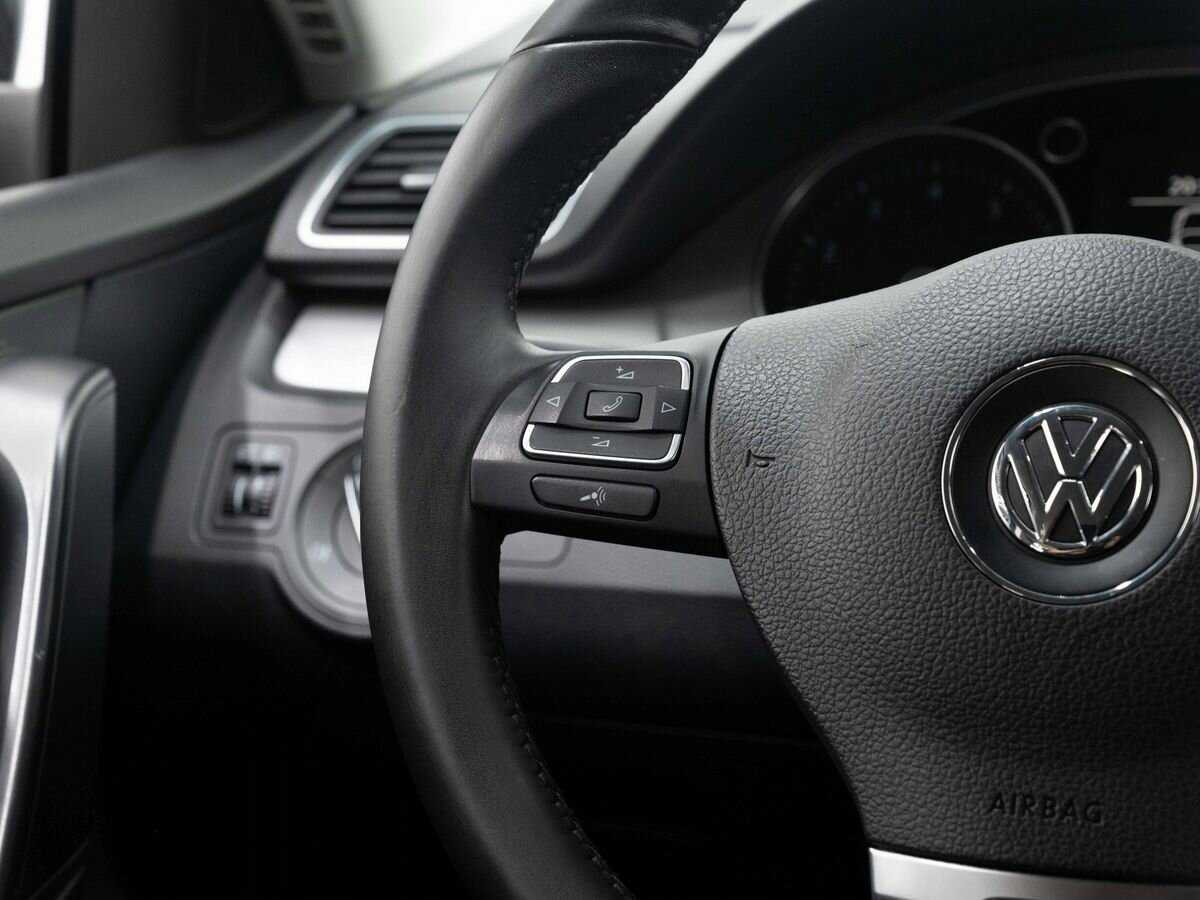 Купить Volkswagen Passat с пробегом. Фото: #16