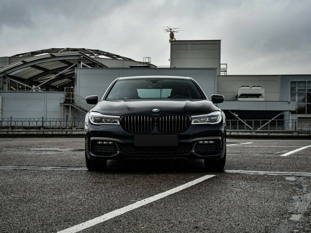 Купить BMW 7 серии с пробегом. Фото: #1