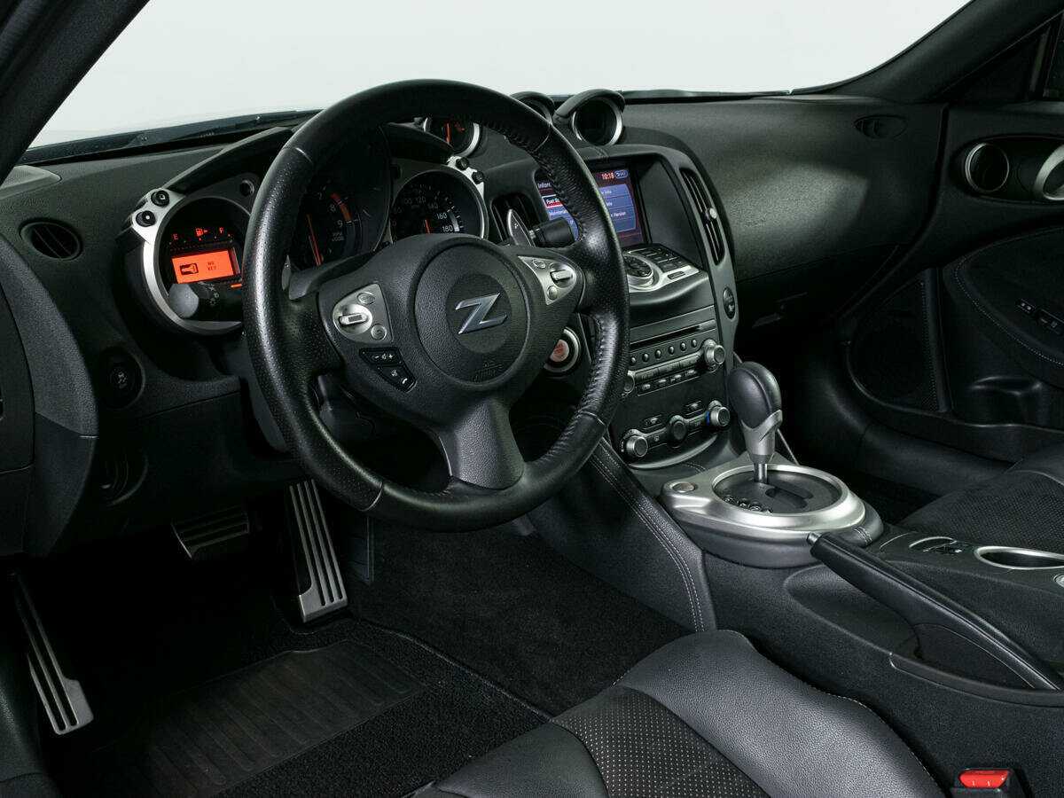 Купить Nissan 370Z с пробегом. Фото: #12