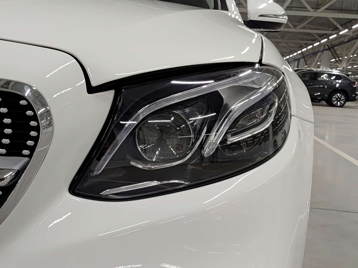 Купить Mercedes-Benz E-Класс с пробегом. Фото: #16