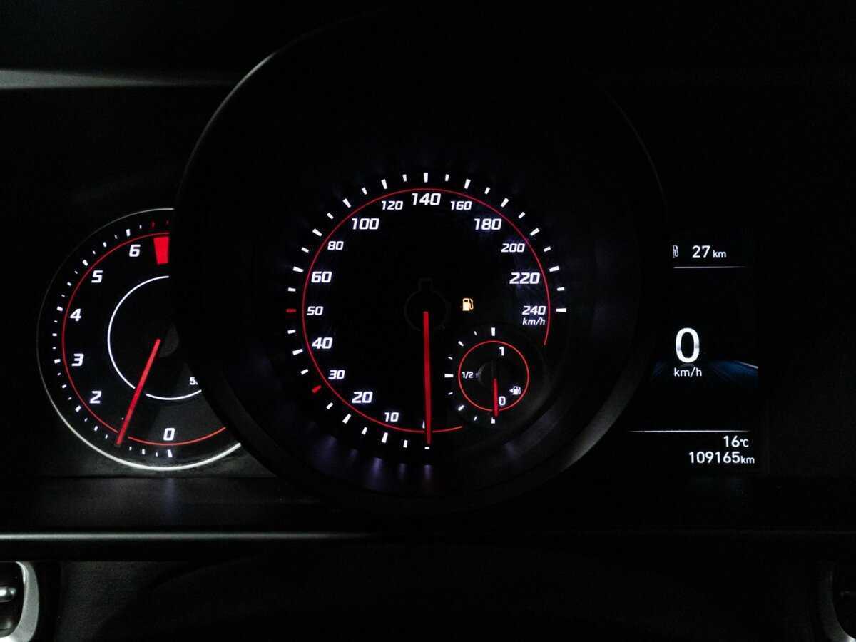 Купить Hyundai Elantra с пробегом. Фото: #11