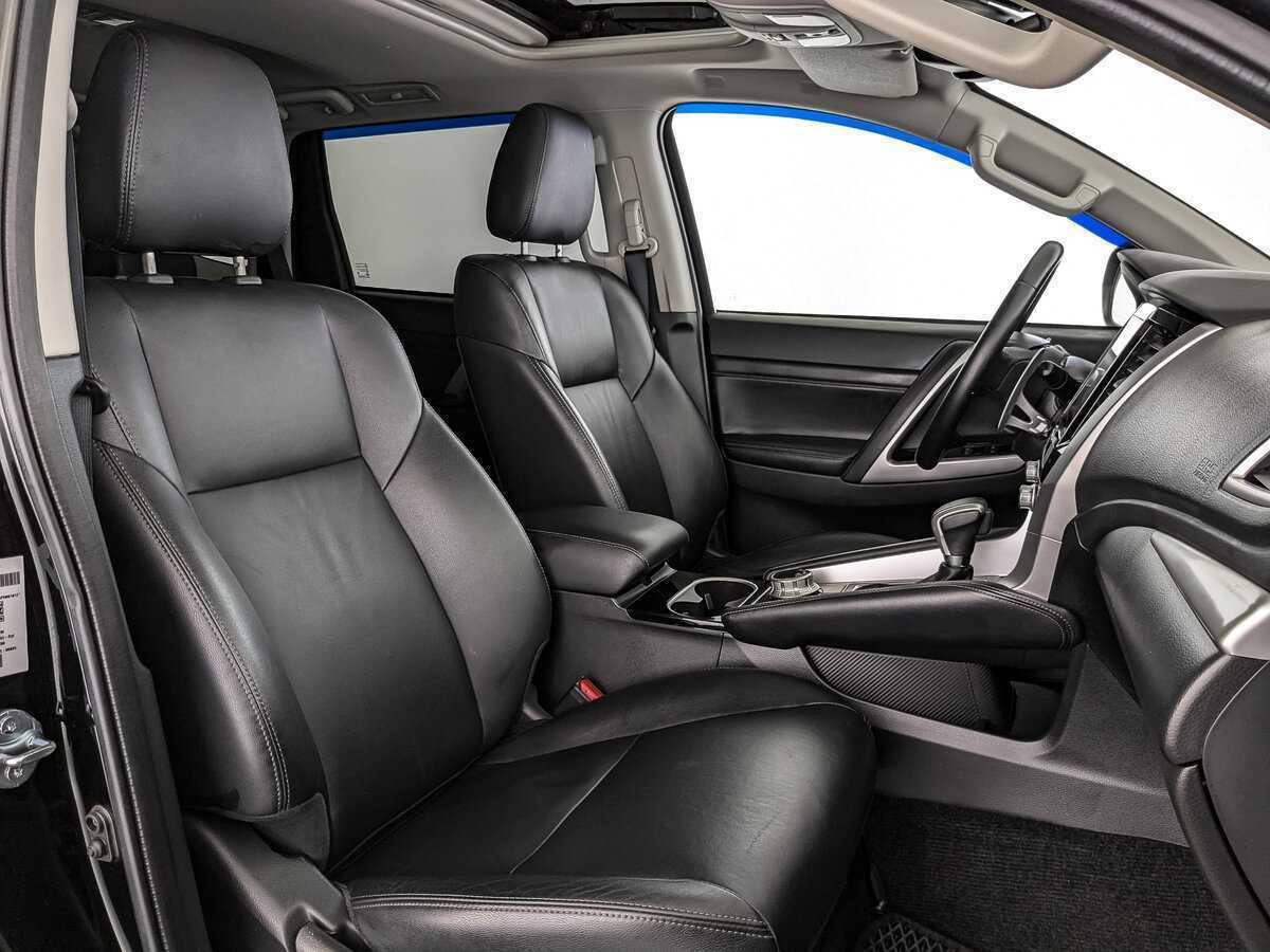 Купить Mitsubishi Montero Sport с пробегом. Фото: #21