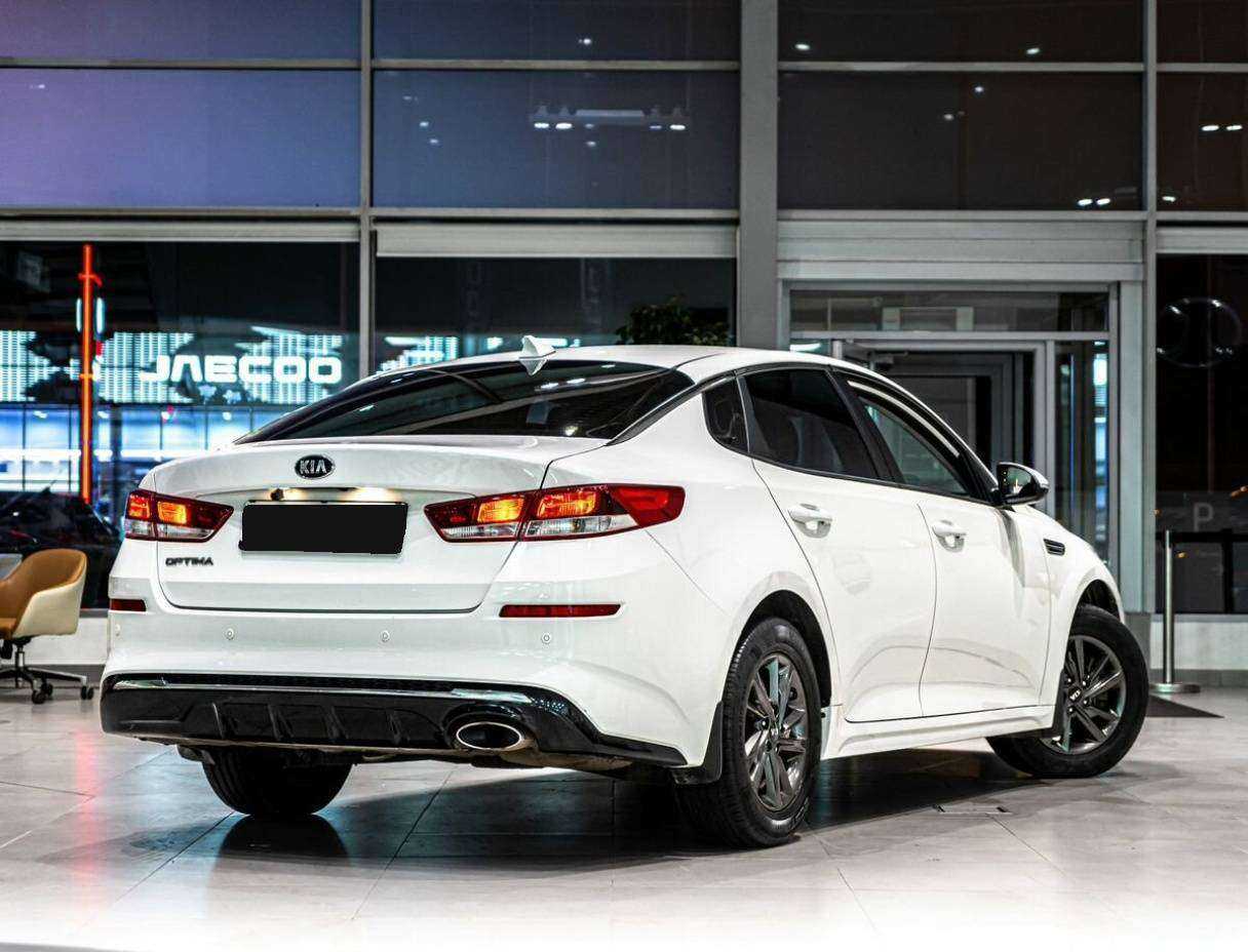 Купить Kia Optima с пробегом. Фото: #2