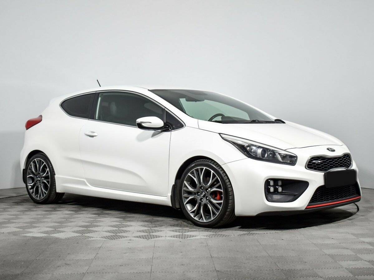 Купить Kia Ceed GT с пробегом. Фото: #2