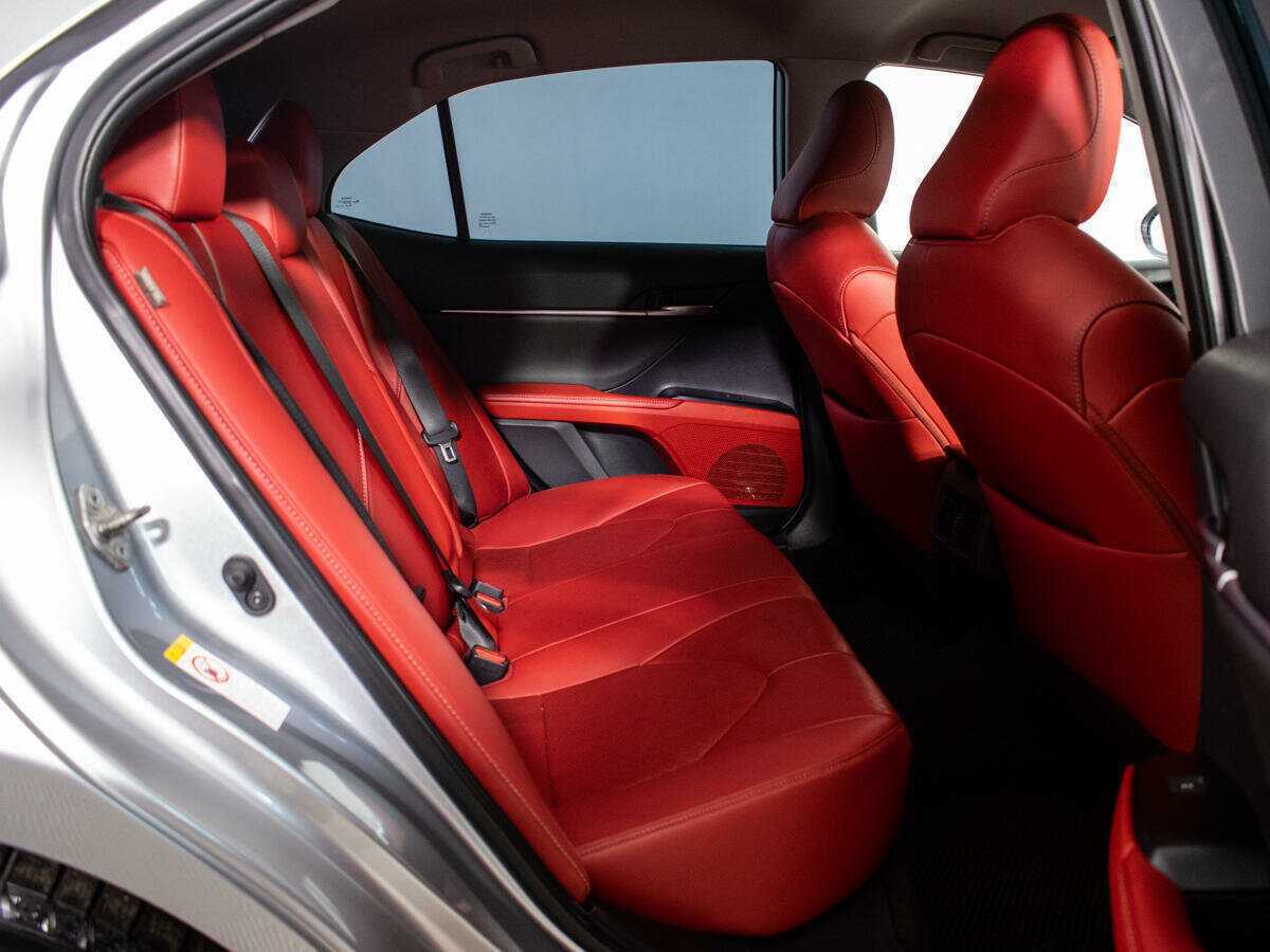 Купить Toyota Camry с пробегом. Фото: #9