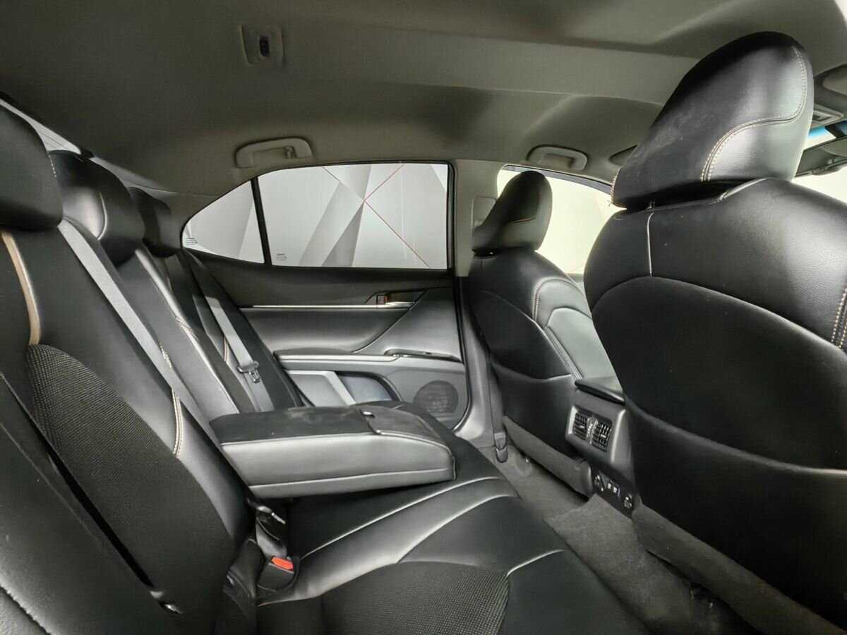 Купить Toyota Camry с пробегом. Фото: #11