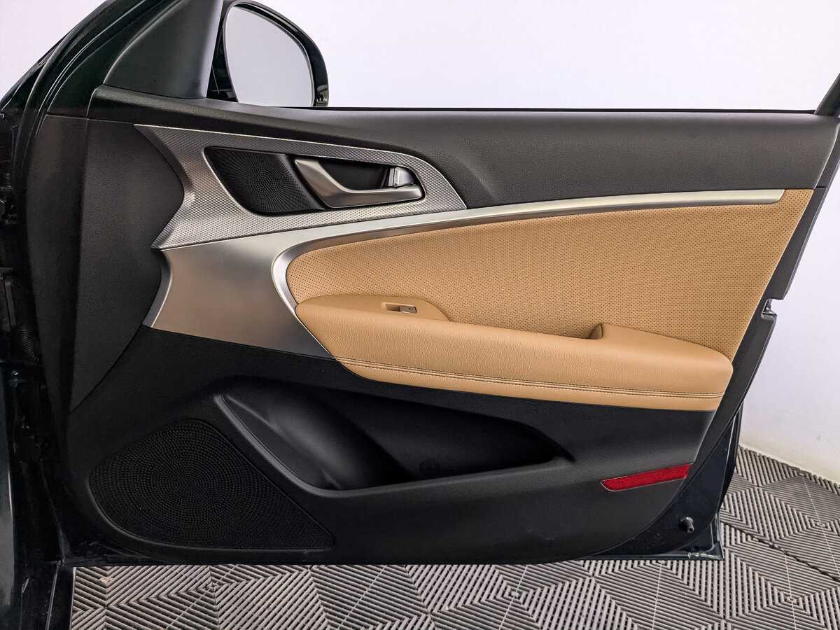 Купить Genesis G70 с пробегом. Фото: #24