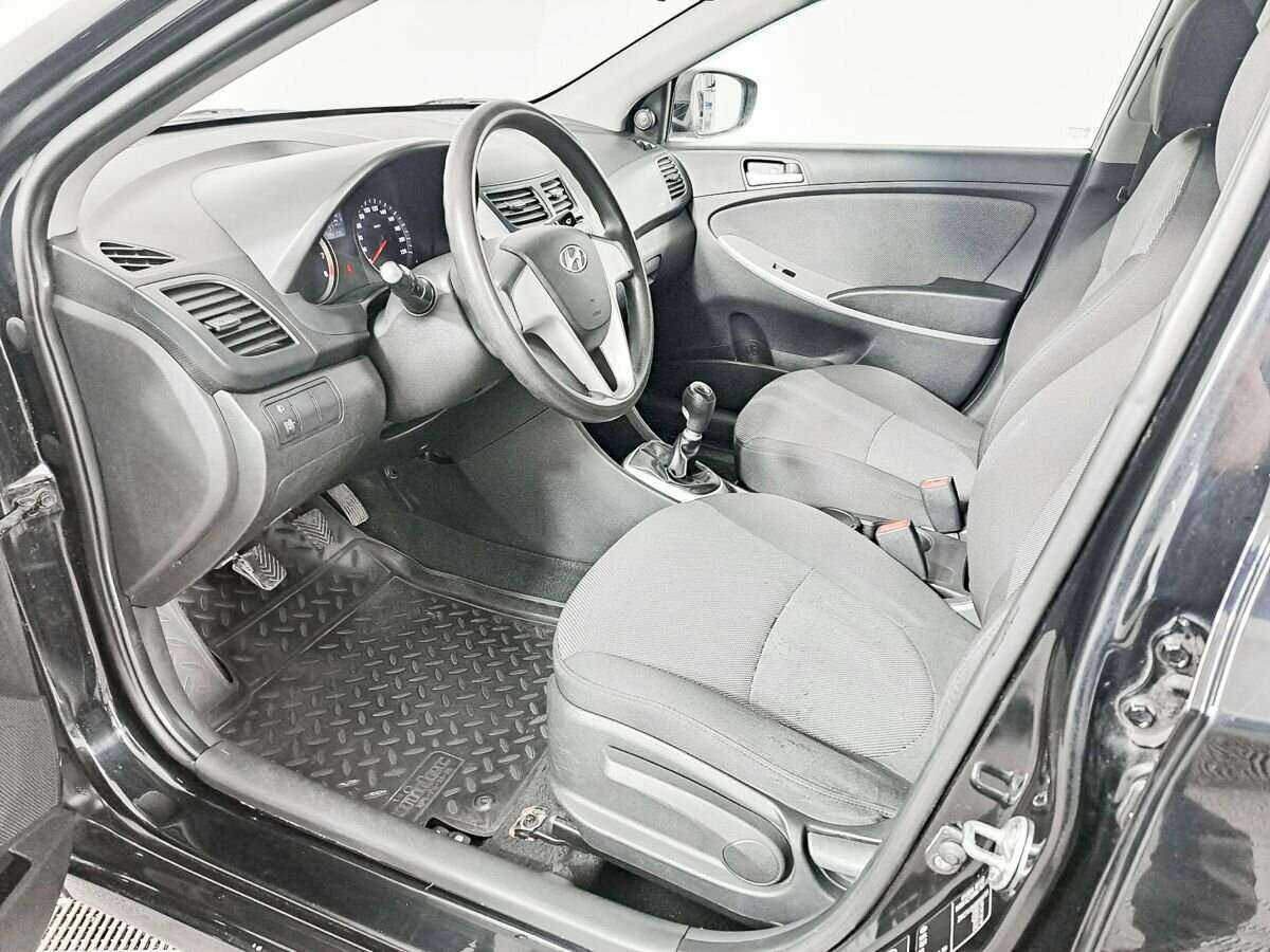 Купить Hyundai Solaris с пробегом. Фото: #13