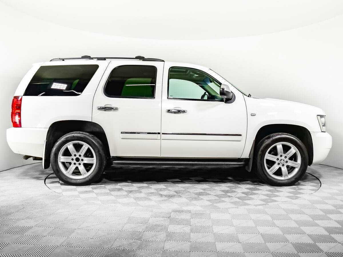 Купить Chevrolet Tahoe с пробегом. Фото: #3