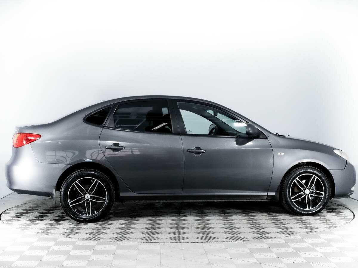 Купить Hyundai Elantra с пробегом. Фото: #3