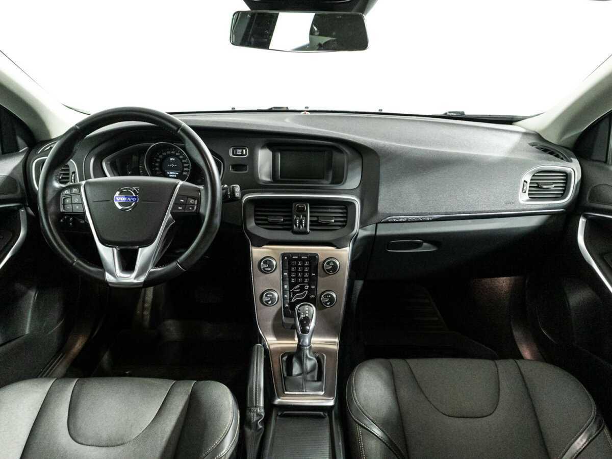 Купить Volvo V40 Cross Country с пробегом. Фото: #12