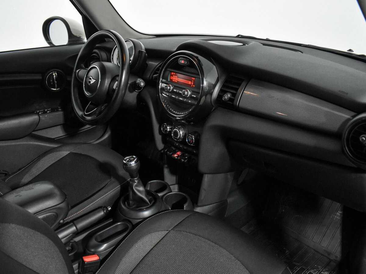 Купить Mini Hatch с пробегом. Фото: #13