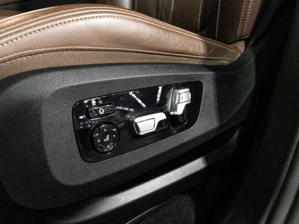 Купить BMW X7 с пробегом. Фото: #19