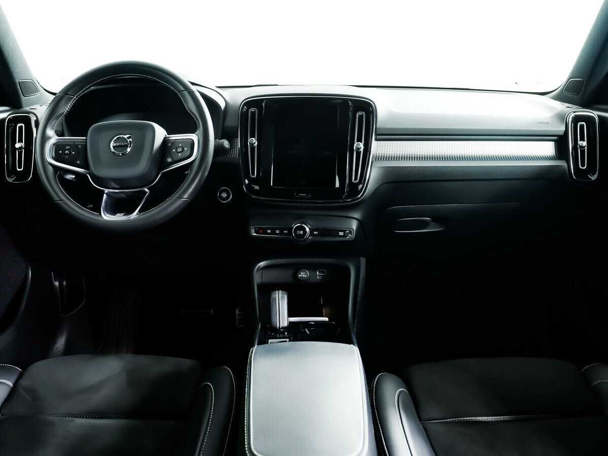 Купить Volvo XC40 с пробегом. Фото: #9