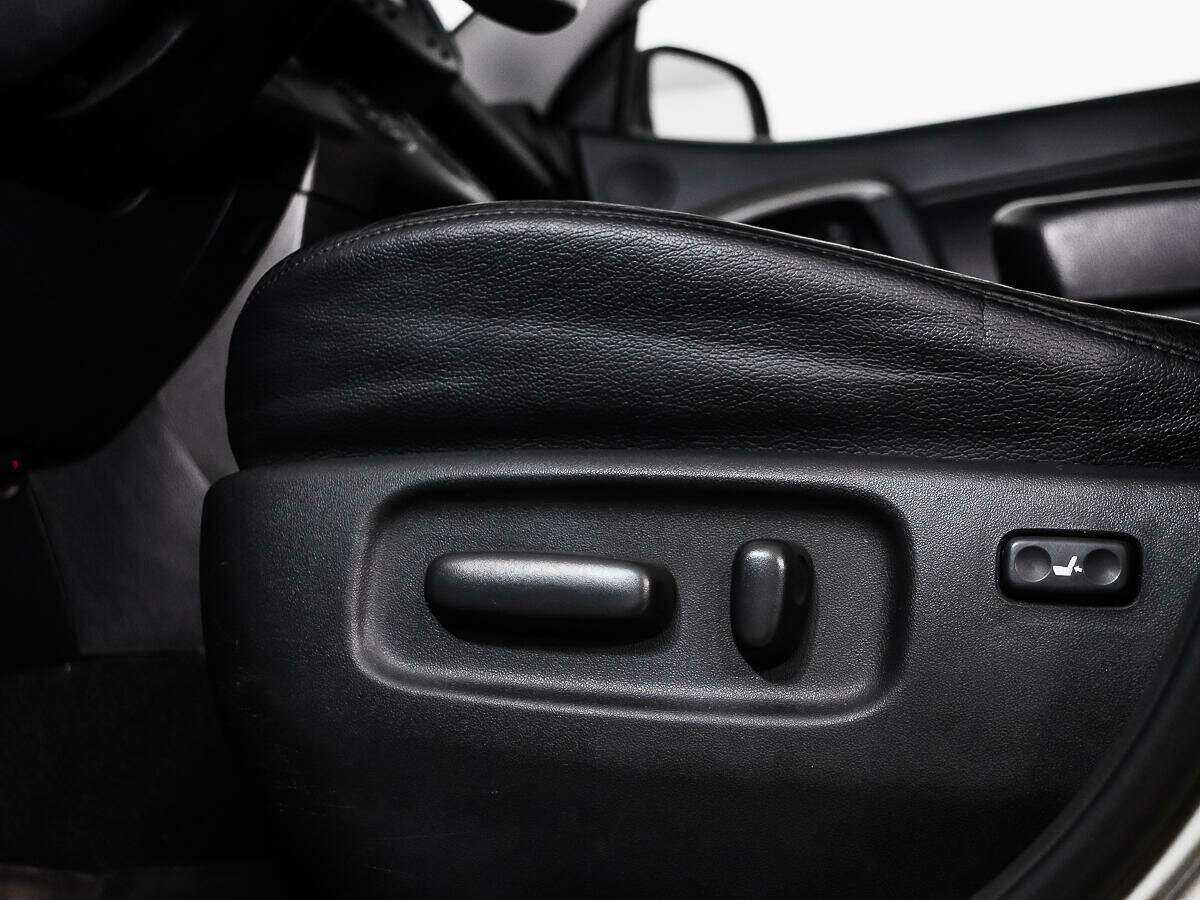 Купить Toyota RAV4 с пробегом. Фото: #9