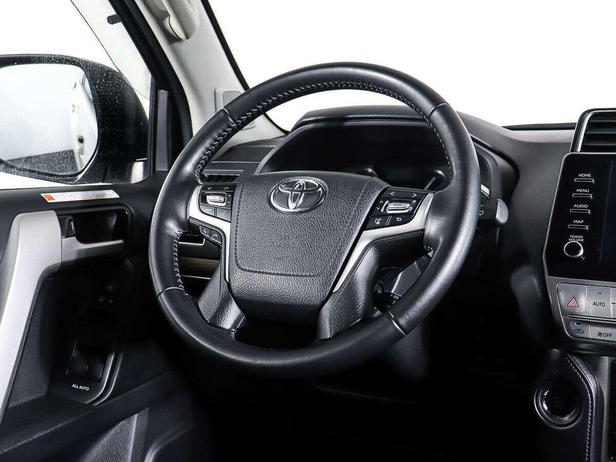 Купить Toyota Land Cruiser Prado с пробегом. Фото: #14