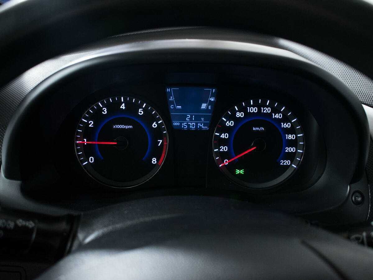 Купить Hyundai Solaris с пробегом. Фото: #10