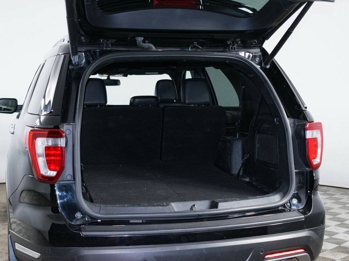 Купить Ford Explorer с пробегом. Фото: #8