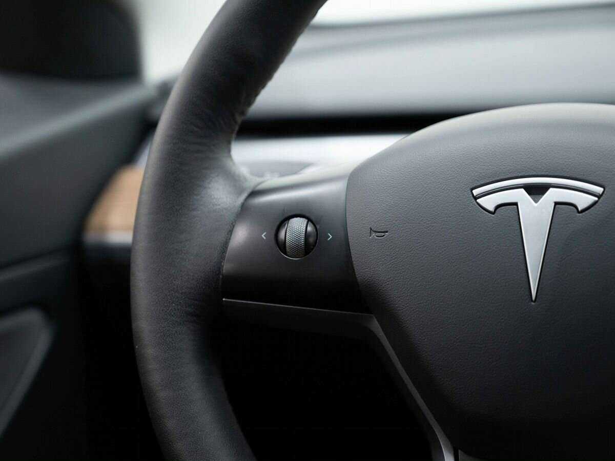 Купить Tesla Model 3 с пробегом. Фото: #14