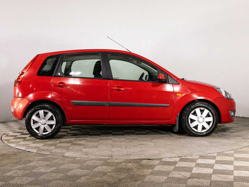 Купить Ford Fiesta с пробегом. Фото: #3
